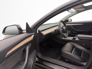Tesla Model 3 bild 11