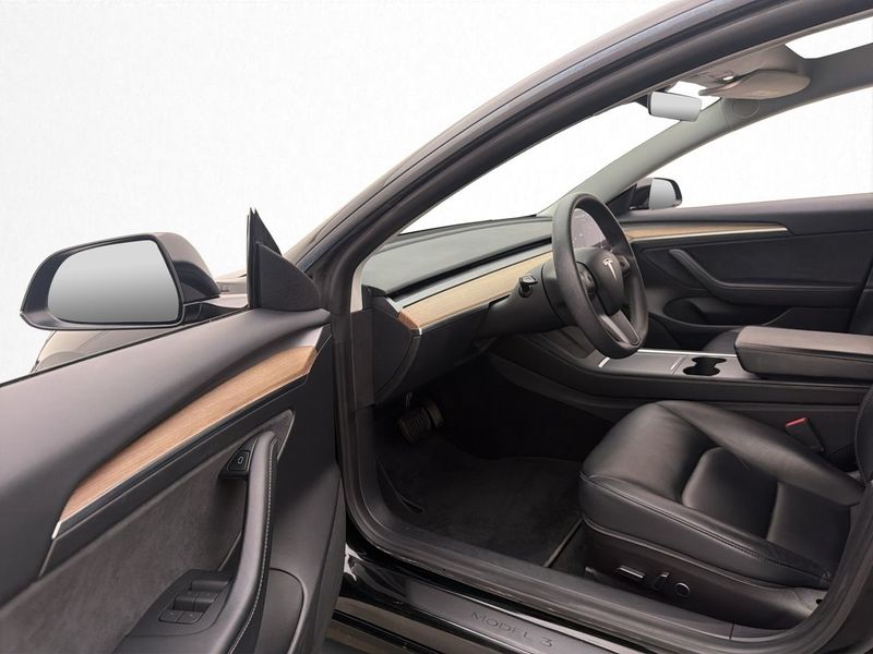 Tesla Model 3 bild 11