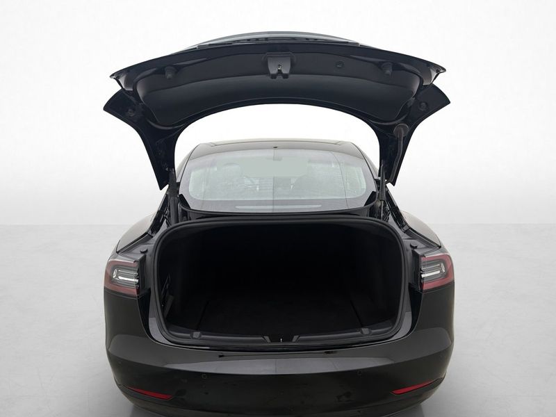 Tesla Model 3 bild 30