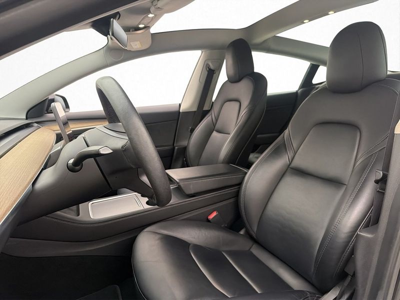Tesla Model 3 bild 12