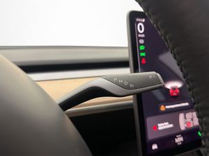 Tesla Model 3 bild 18
