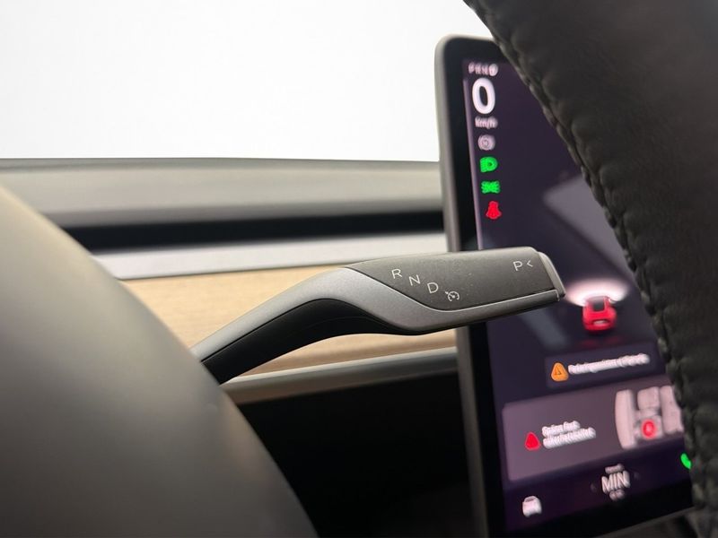 Tesla Model 3 bild 18