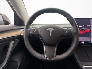 Tesla Model 3 bild 15