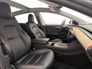 Tesla Model 3 bild 28