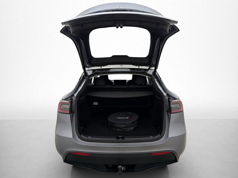 Tesla Model Y bild 31