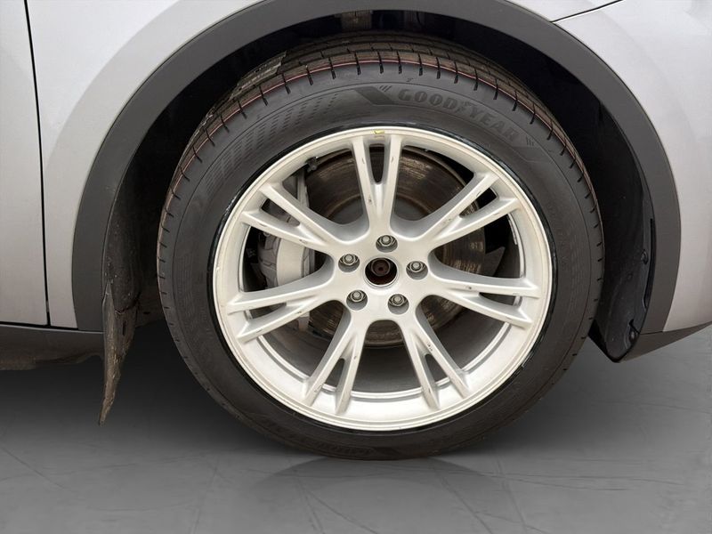 Tesla Model Y bild 37