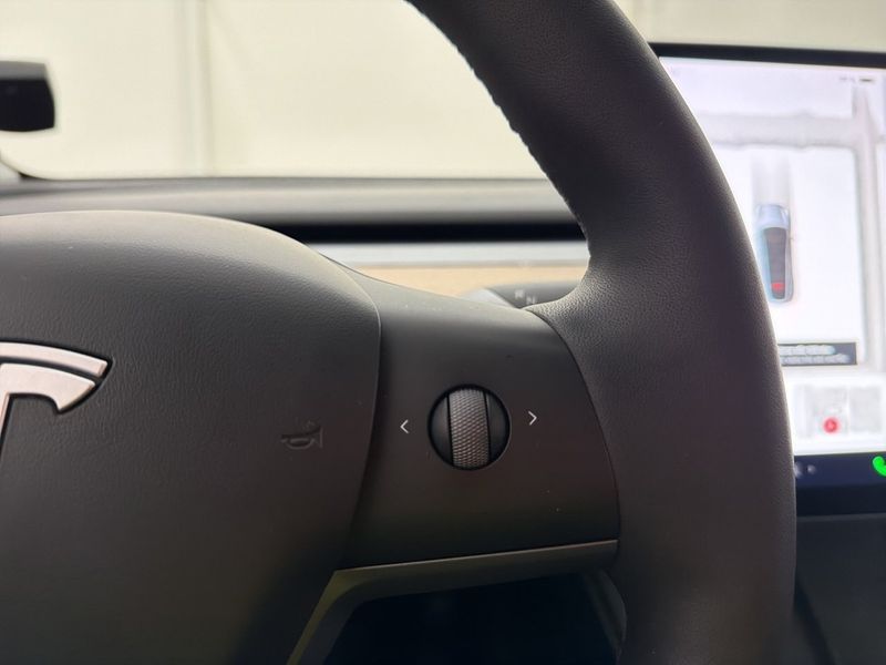 Tesla Model Y bild 17