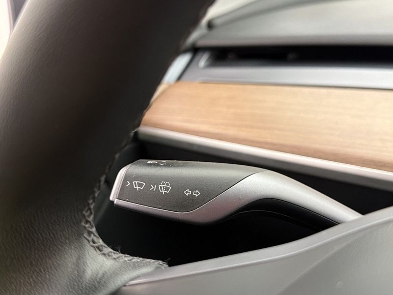 Tesla Model Y bild 15