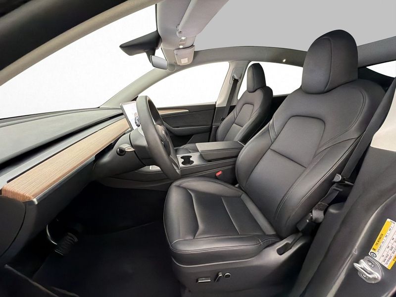 Tesla Model Y bild 12
