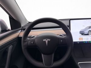 Tesla Model Y bild 14