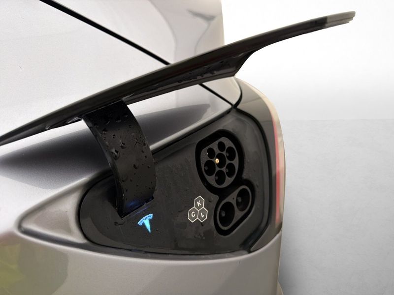 Tesla Model Y bild 33