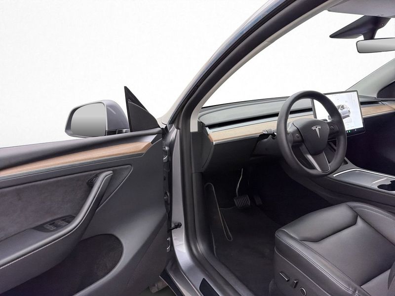 Tesla Model Y bild 11