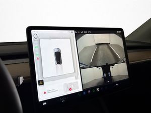 Tesla Model Y bild 19