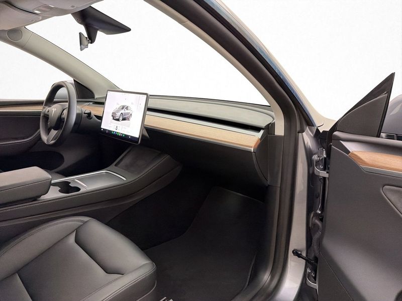 Tesla Model Y bild 29