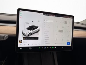 Tesla Model Y bild 16