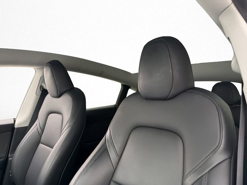 Tesla Model Y bild 12