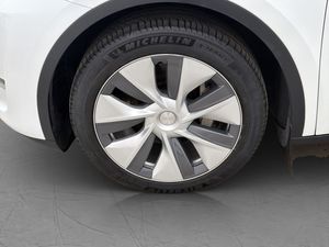 Tesla Model Y bild 32