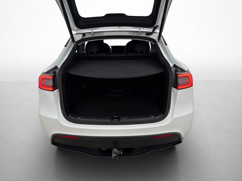 Tesla Model Y bild 27