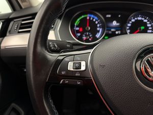 Volkswagen Passat bild 16