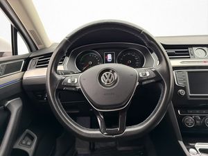 Volkswagen Passat bild 14