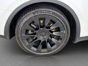 Tesla Model Y bild 29