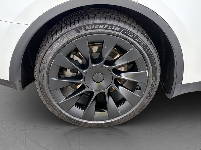 Tesla Model Y bild 29