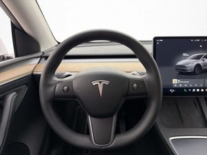 Tesla Model Y bild 15