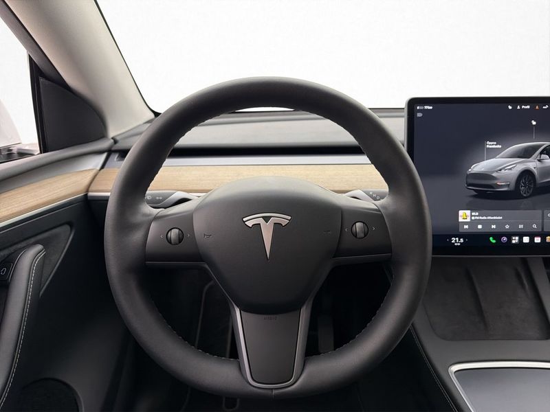 Tesla Model Y bild 15