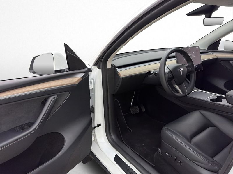 Tesla Model Y bild 11