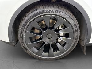 Tesla Model Y bild 32