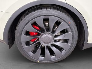 Tesla Model Y bild 32