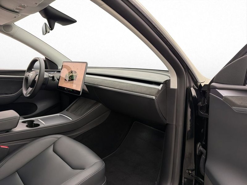Tesla Model Y bild 24