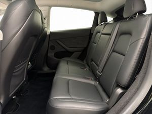 Tesla Model Y bild 25