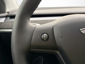Tesla Model Y bild 34