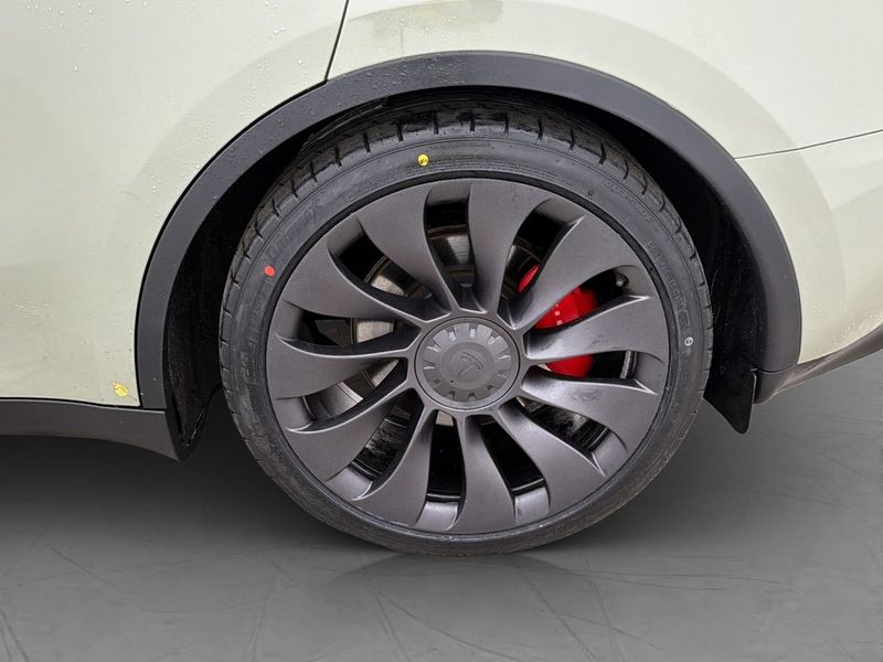 Tesla Model Y bild 30