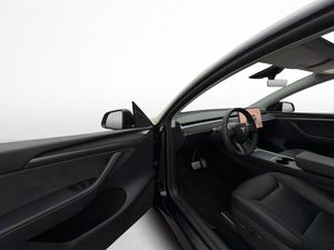 Tesla Model Y bild 11