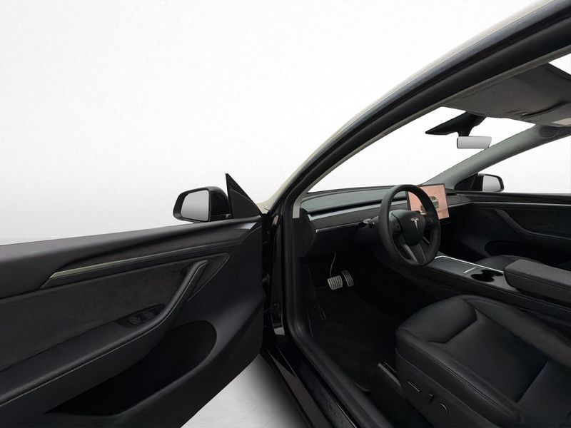 Tesla Model Y bild 11