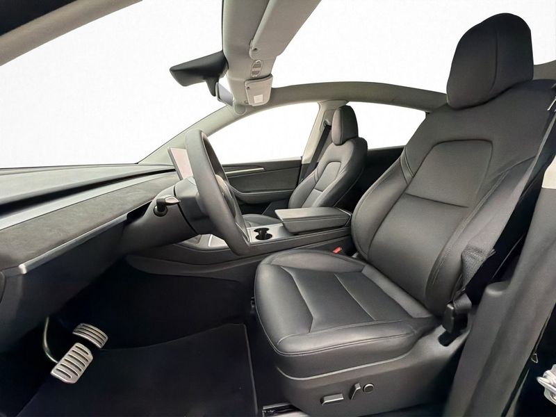 Tesla Model Y bild 22