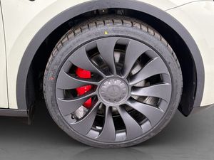 Tesla Model Y bild 31