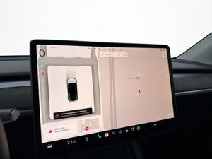 Tesla Model Y bild 16