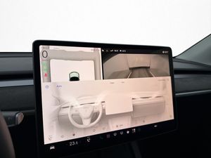 Tesla Model Y bild 18