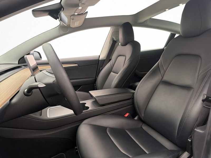 Tesla Model 3 bild 11