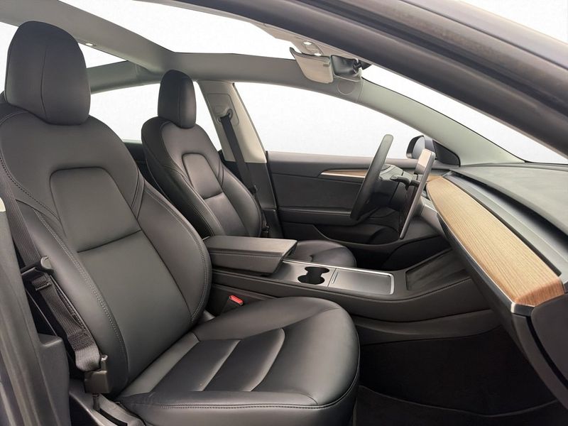 Tesla Model 3 bild 23