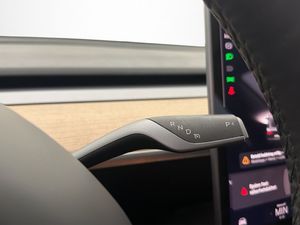 Tesla Model 3 bild 35