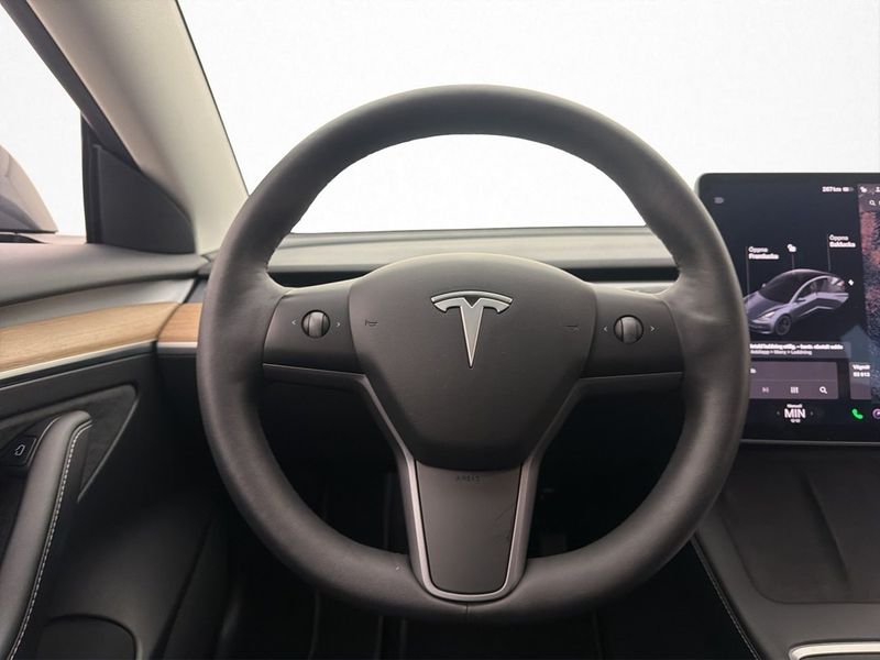 Tesla Model 3 bild 14