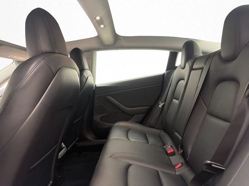 Tesla Model 3 bild 25