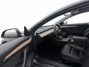 Tesla Model 3 bild 10