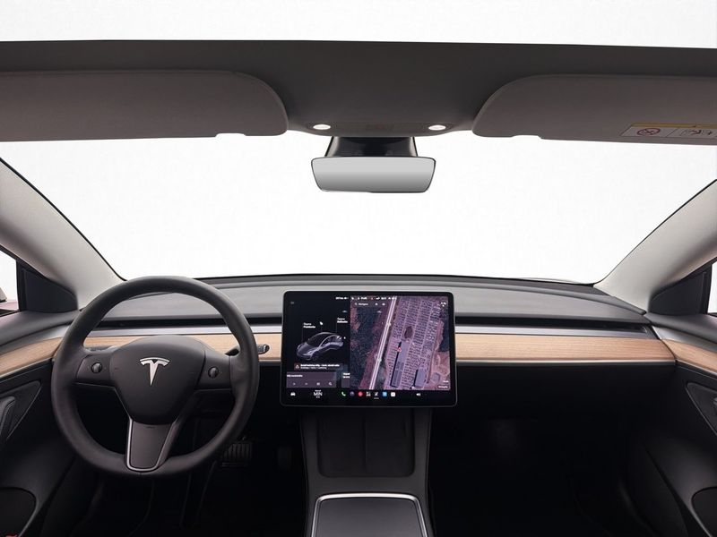 Tesla Model 3 bild 13
