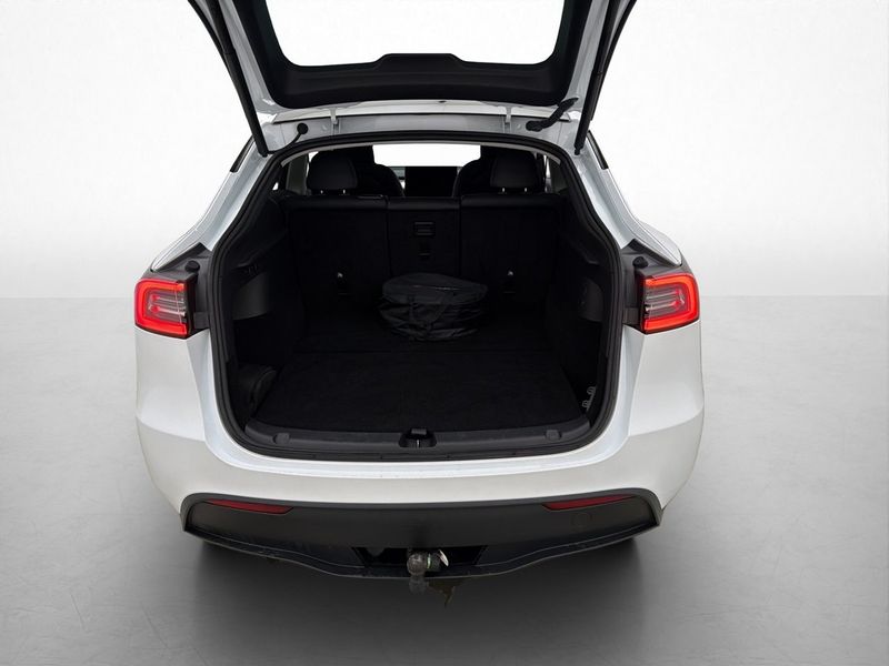 Tesla Model Y bild 28
