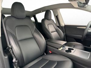Tesla Model Y bild 24